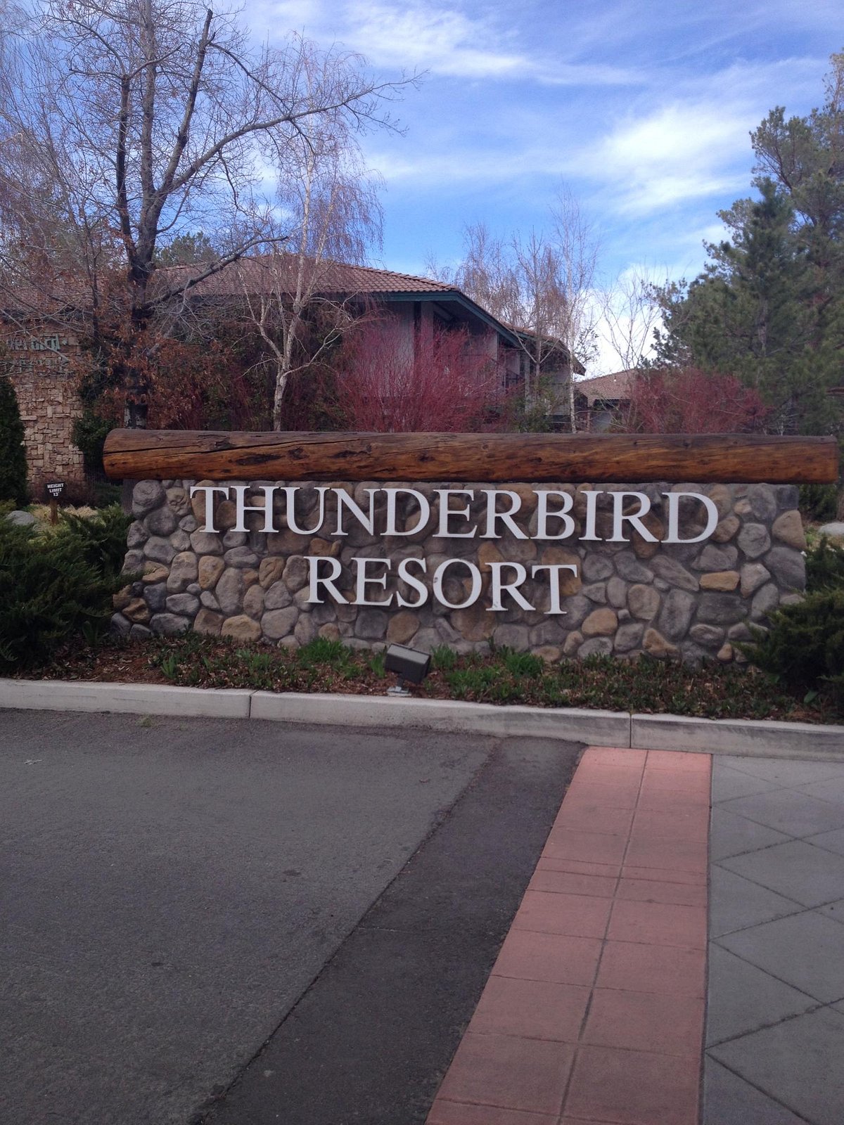 Thunderbirds Resort Club